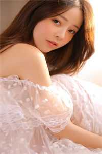 畅销巨作被赶出娘家当天，我和首富闪婚了