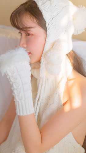 在门口手里