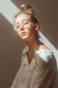 畅读佳作40°高温，我手撕不让坐月子女儿开空调的恶婆家