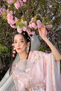 优质全文拒当总裁的舔狗后，她被辞退了