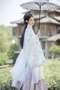 许乐阳许云一的小说怒打偷我富家女身份的白莲花母女