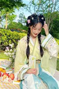 上香途中，夫君的小青梅谋我性命玉婉青梅玉婉