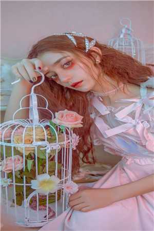 我死遁离开后，女主们全疯了