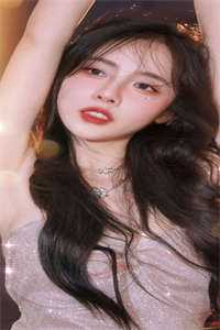我向女友求婚时，她却要我为男发小演奏