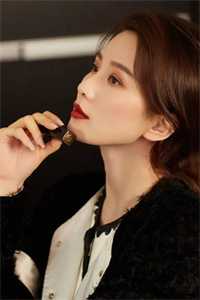 为了白月光的儿子，他二次伤害了我和女儿