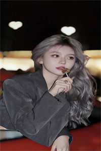 清明妈妈下葬，男友却陪资助生上坟