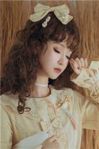 代替他的白月光用美人计后，他疯了