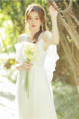 赚了十亿后，父母和未婚夫把我送进精神病院学规矩