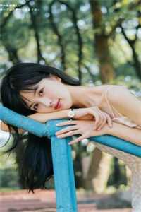 老婆和男助理烧伤后连在了一起
