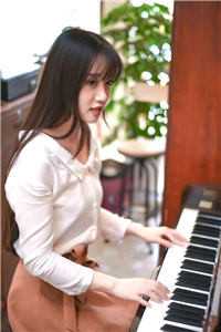 李静怡林皓权道之夫人们太给力了小说