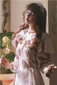 被退婚后我获赔六个美女