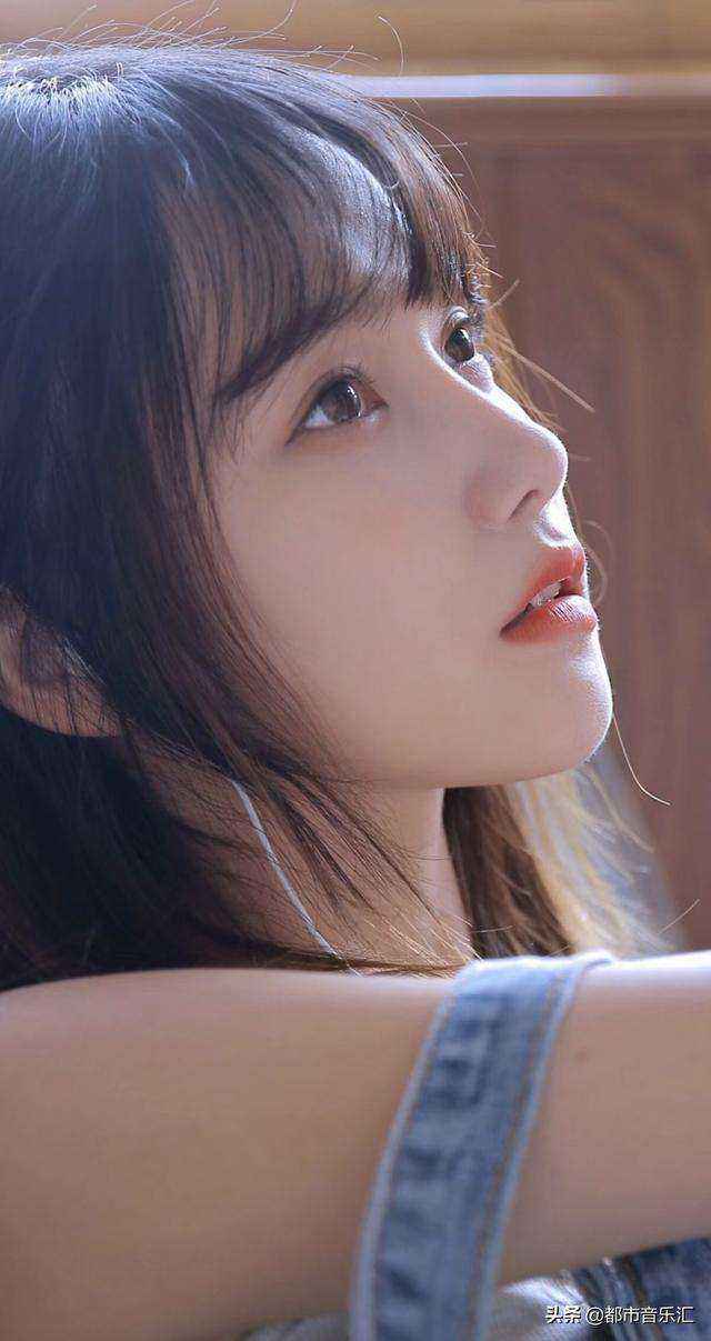 穿成反派亲妈，撩汉带娃手拿把掐