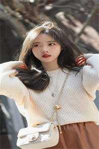 养女拍卖我亲生女儿的视频，我点天灯后她跪了
