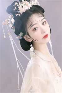 订婚后，未婚夫陪青梅去看极光