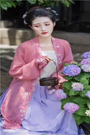 为救中毒白月光,妻子逼死去的我出来献出凤血