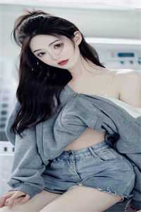 出国后，妻子找上成了钢琴家的女儿