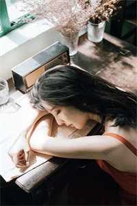 丈夫把抽象少女提为总助，合作方都跑了我转头接盘了