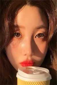 衣袖上不存在的灰