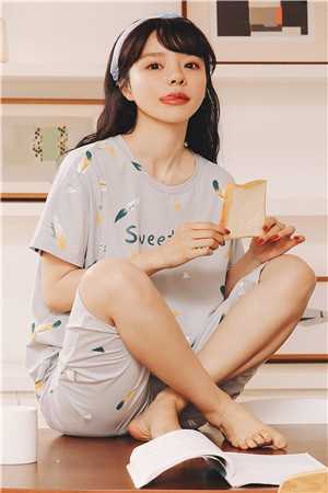 免费阅读娘娘她一皱眉，皇上双手奉上国库