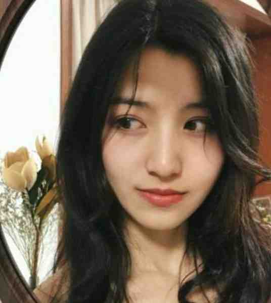 小说被校花撞进医院后，我成了当代神豪