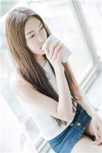 小说活成前任白月光后，她桃花朵朵开