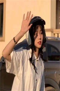畅销巨作签到变强：我被五个校花女儿曝光了身份