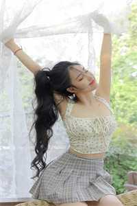 小说穿成美女后，我在娱乐圈大显身手
