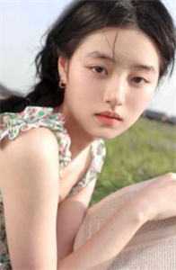 全文她美艳撩人，萧律师心动了