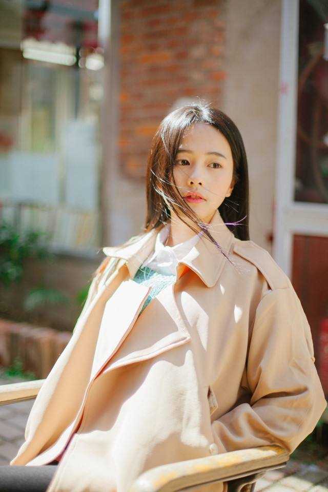 小明星没人气？靠摆地摊圈粉无数完整文集阅读