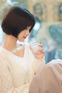 精品反派：临死前，我强吻女主