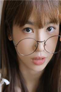 畅销书目真千金掐指一算，离婚后她要暴富