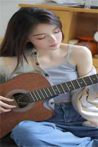 精品全篇背着睁眼关公，找女鬼