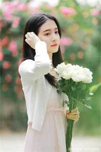 精选小说推荐娱乐：一曲爆红后，天后亲自和我谈合作