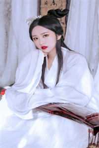 穿书后，她在冷情大疯批心头蹦迪
