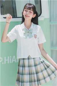 穿越九零后，她决心当宠文女主