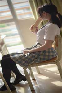 精品阅读家徒四壁：女教授向我求婚