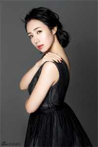 小说被逼婚言情文男主后，穿越女她杀疯了(权明赫沈毓灵)