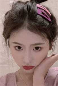 文章精选阅读妻子为了白月光踹断女儿的腿