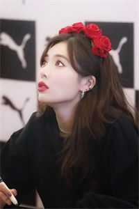 穿成炮灰女主后，引诱了疯批暴君全局