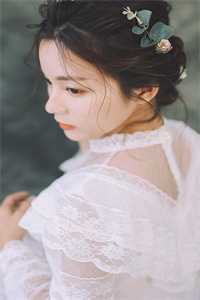 穿成炮灰女主后，引诱了疯批暴君全局