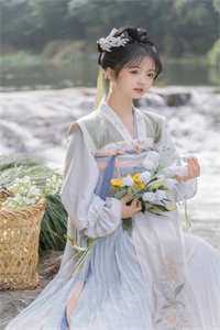 热门作品连雨不知春去