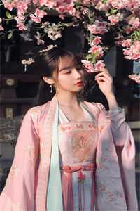 畅销书目大婚之夜，夫君取我心头血滋养外室子