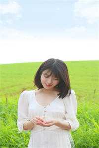 太子爷为博未婚妻一笑取我蛇胆，我死后他却疯了