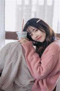 我死后，当红女顶流疯了