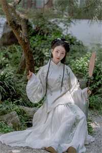 重生后，我让前夫成了”香馍馍
