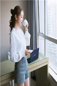 妇女节，我收到丈夫和女学生婚纱照