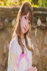 晓月疏疏春山淡