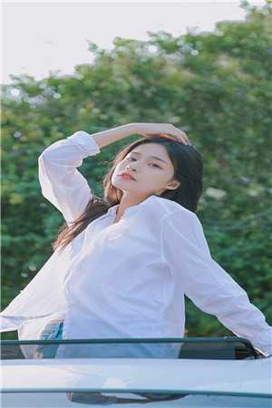 被退婚后我获赔六个美女