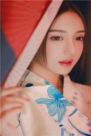 变成摇滚贝斯手后，男友说他喜欢乖乖女