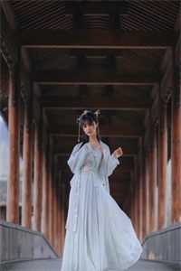 妻子逼儿子下跪自认野种后，一夜白了头